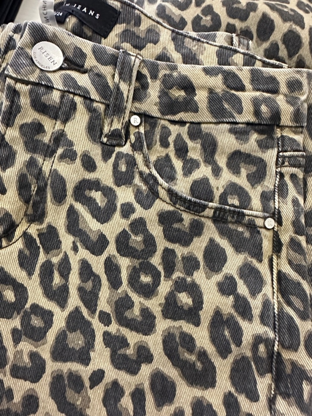 New w tags. Cheetah leopard coffee color jeans Risen. Wide leg long size 0, 1, 9 - Picture 3 of 6